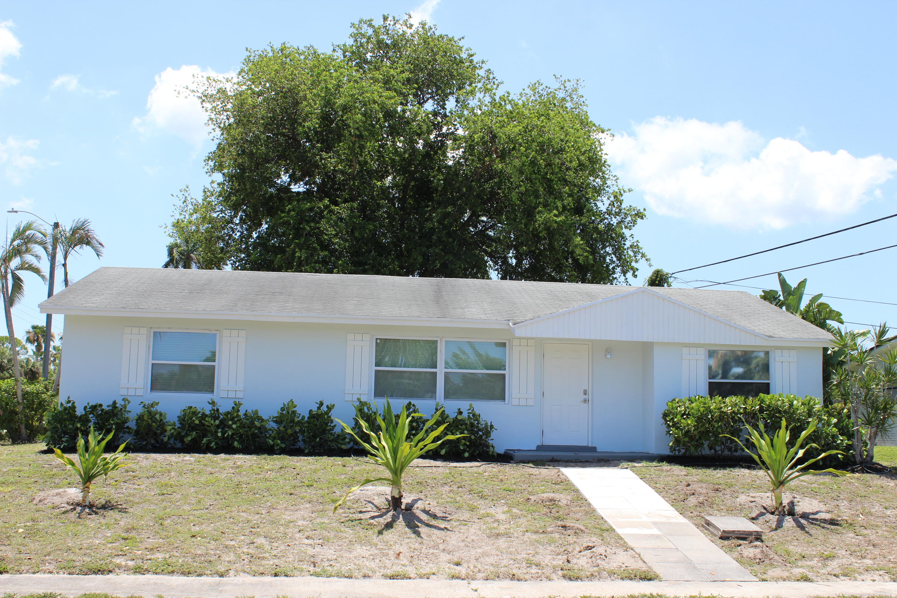 12015 Colony Avenue, Palm Beach Gardens, Palm Beach County, Florida - 3 Bedrooms  
1 Bathrooms - 