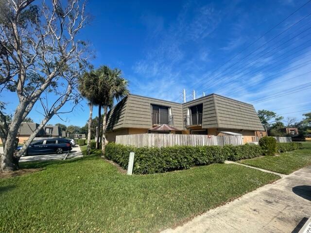 4113 41st Way, West Palm Beach, Palm Beach County, Florida - 2 Bedrooms  
2.5 Bathrooms - 