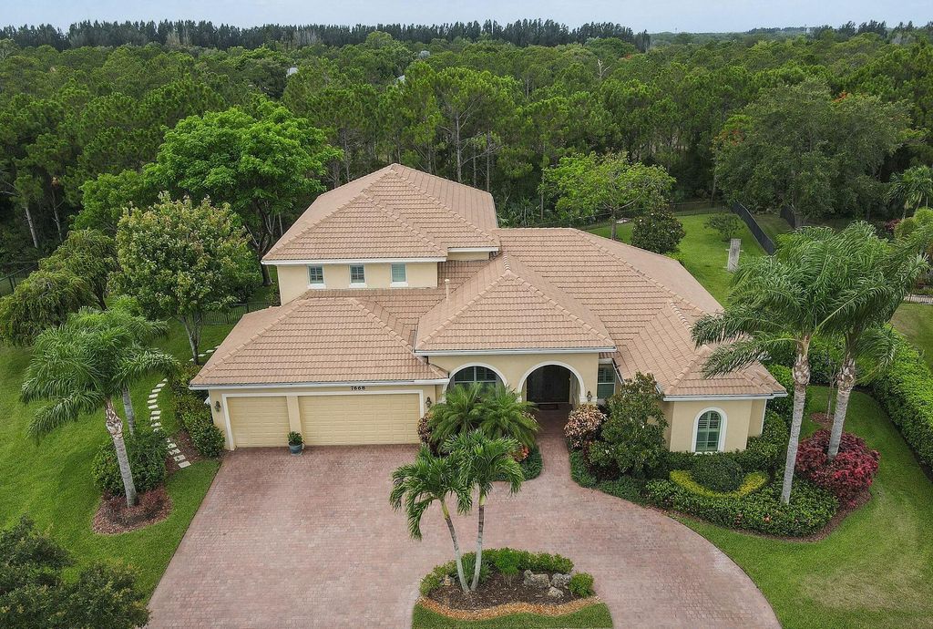 Photo of 7668 SE Laque Circle, Stuart, FL 34997 (MLS # RX-11092222)