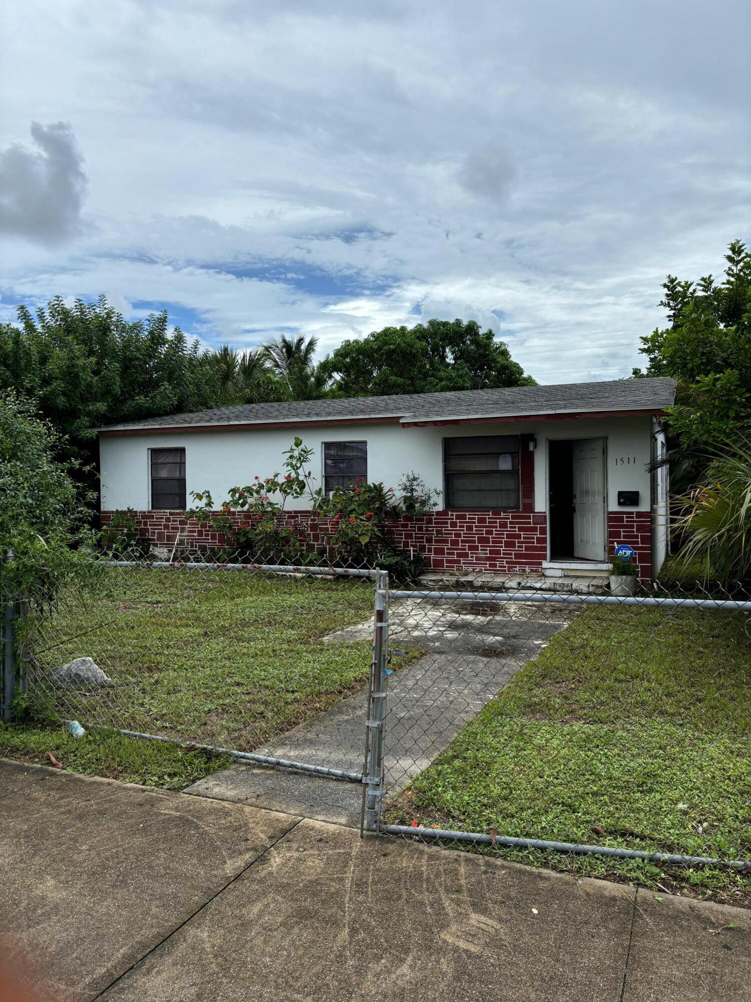 Property for Sale at 1511 W 32nd Street, Riviera Beach, Palm Beach County, Florida - Bedrooms: 3 
Bathrooms: 1  - $227,000