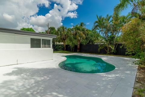 Tiny photo for 4330 NE 13th Avenue, Oakland Park, FL 33334 (MLS # RX-11125685)