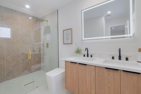 Tiny photo for 4330 NE 13th Avenue, Oakland Park, FL 33334 (MLS # RX-11125685)