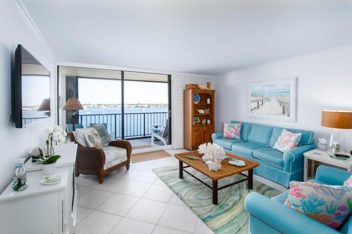 132 Lakeshore Drive 617, North Palm Beach, Miami-Dade County, Florida - 1 Bedrooms  
1.5 Bathrooms - 