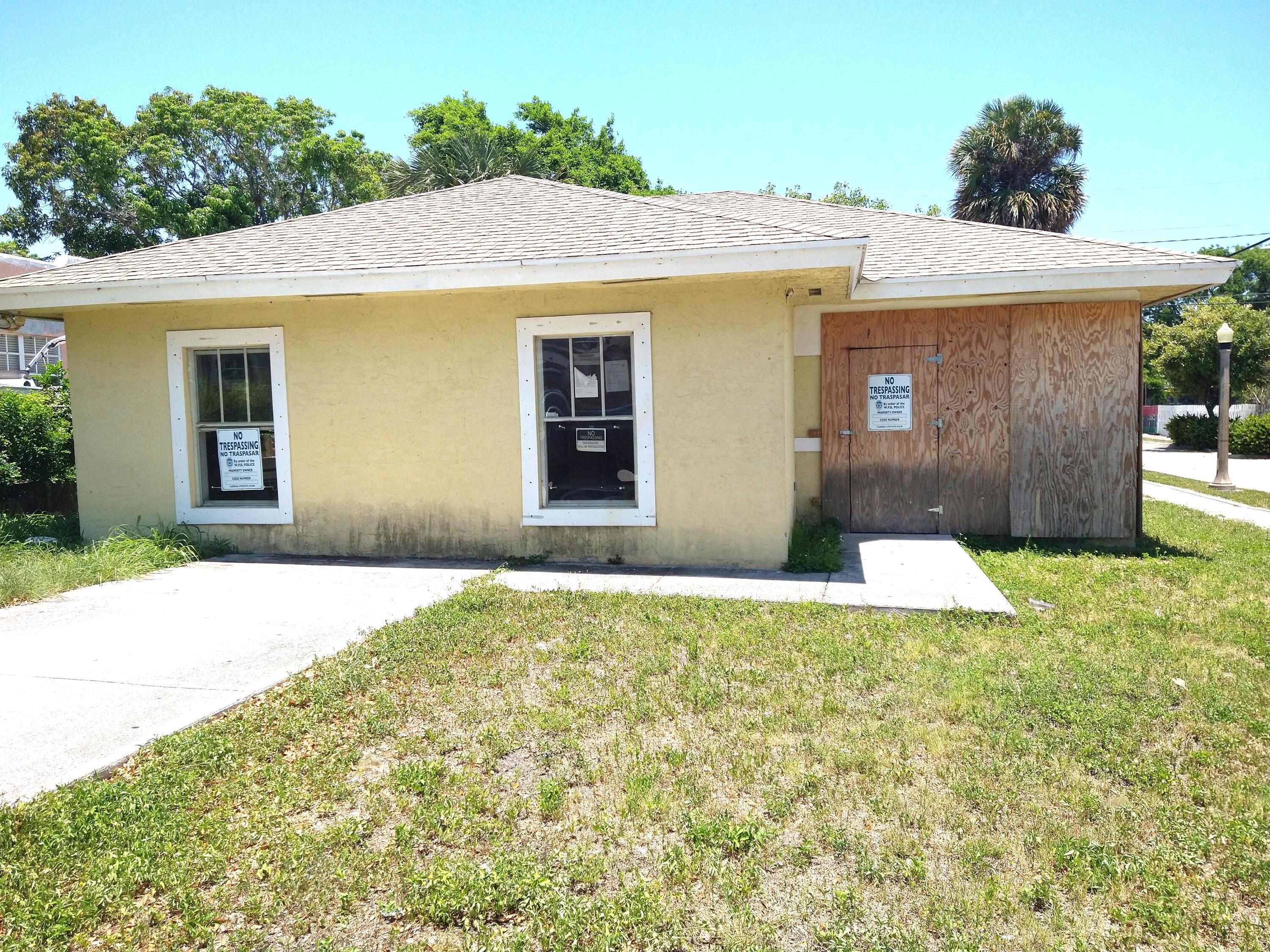Property for Sale at 703 14th Street, West Palm Beach, Palm Beach County, Florida - Bedrooms: 3 
Bathrooms: 2  - $195,000