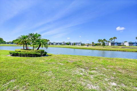 Photo of 61 Piedmont B #61, Delray Beach, FL 33484 (MLS # RX-11128625)