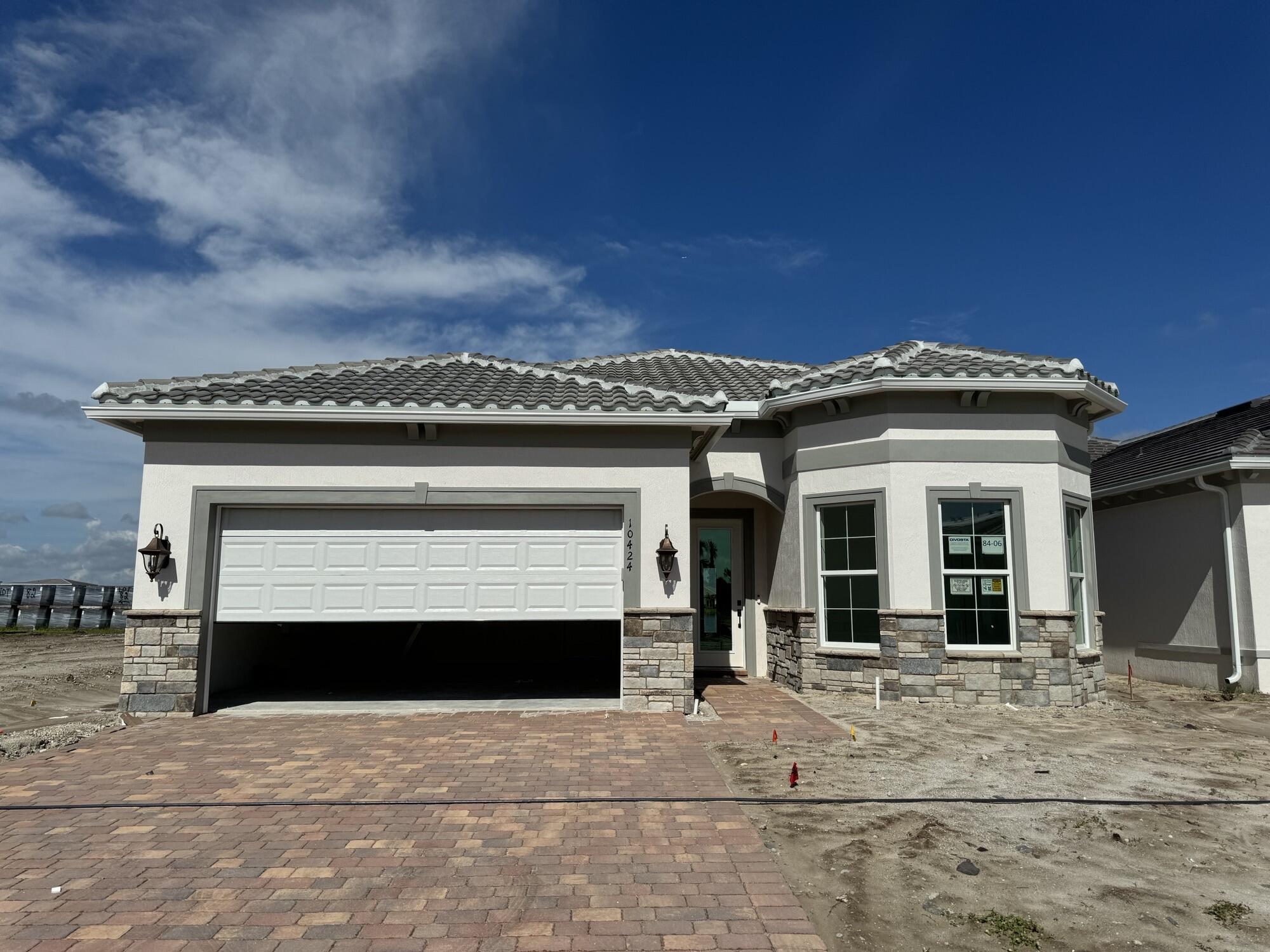 Photo 1 of 10424 Northbrook Circle 84, Palm Beach Gardens, Florida, $911,635, Web #: 11000137