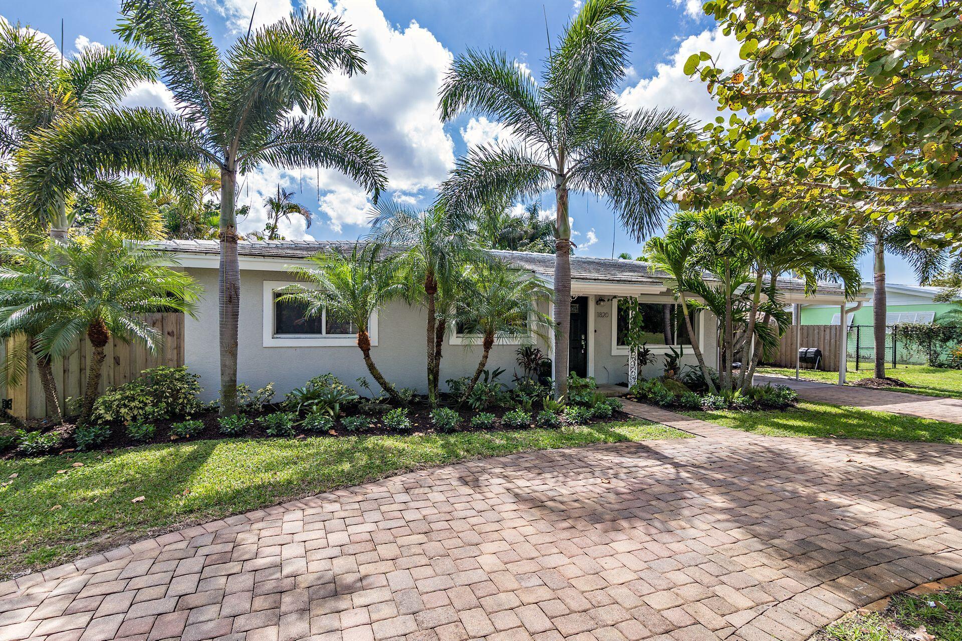 Photo 1 of 1820 Carandis Road, Lake Clarke Shores, Florida, $435,000, Web #: 10696062