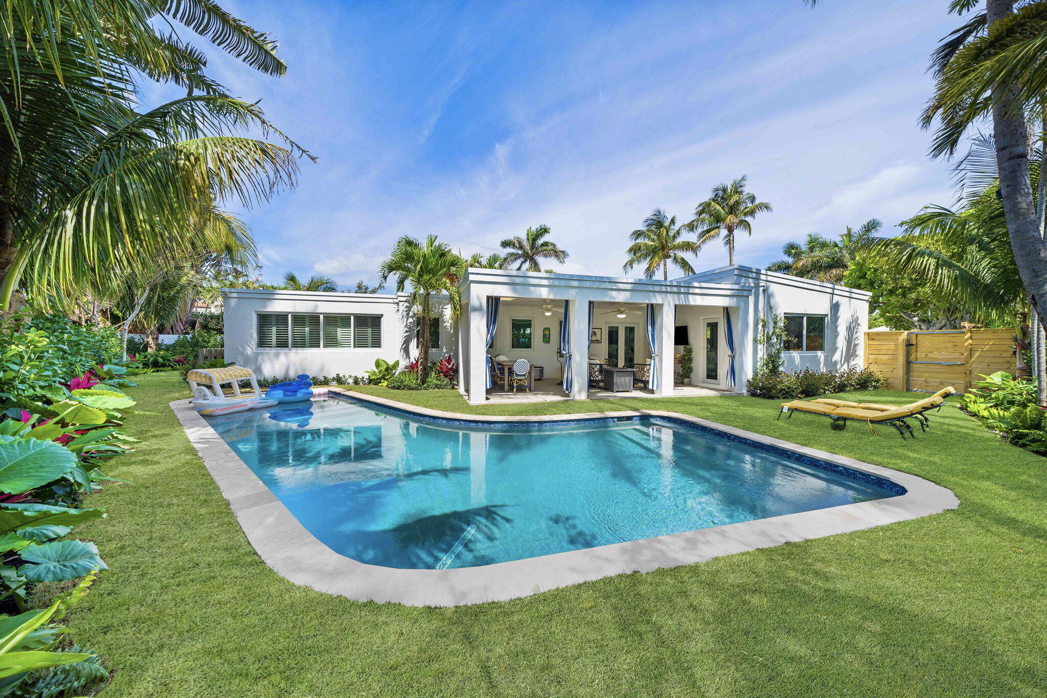 Property for Sale at 220 Onondaga Avenue, Palm Beach, Palm Beach County, Florida - Bedrooms: 4 
Bathrooms: 3.5  - $6,495,000