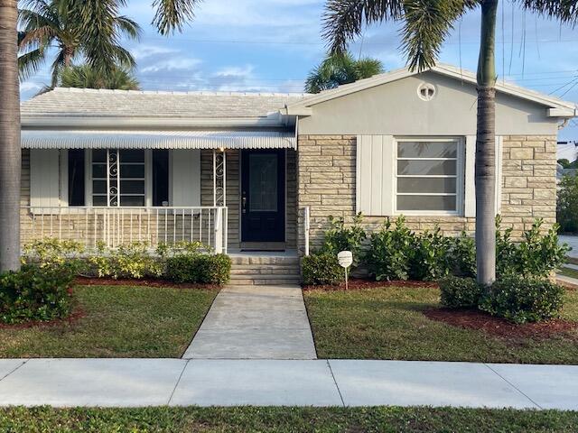 Photo 1 of 232 Vanderbilt Drive, Lake Worth Beach, Florida, $447,700, Web #: 10768837