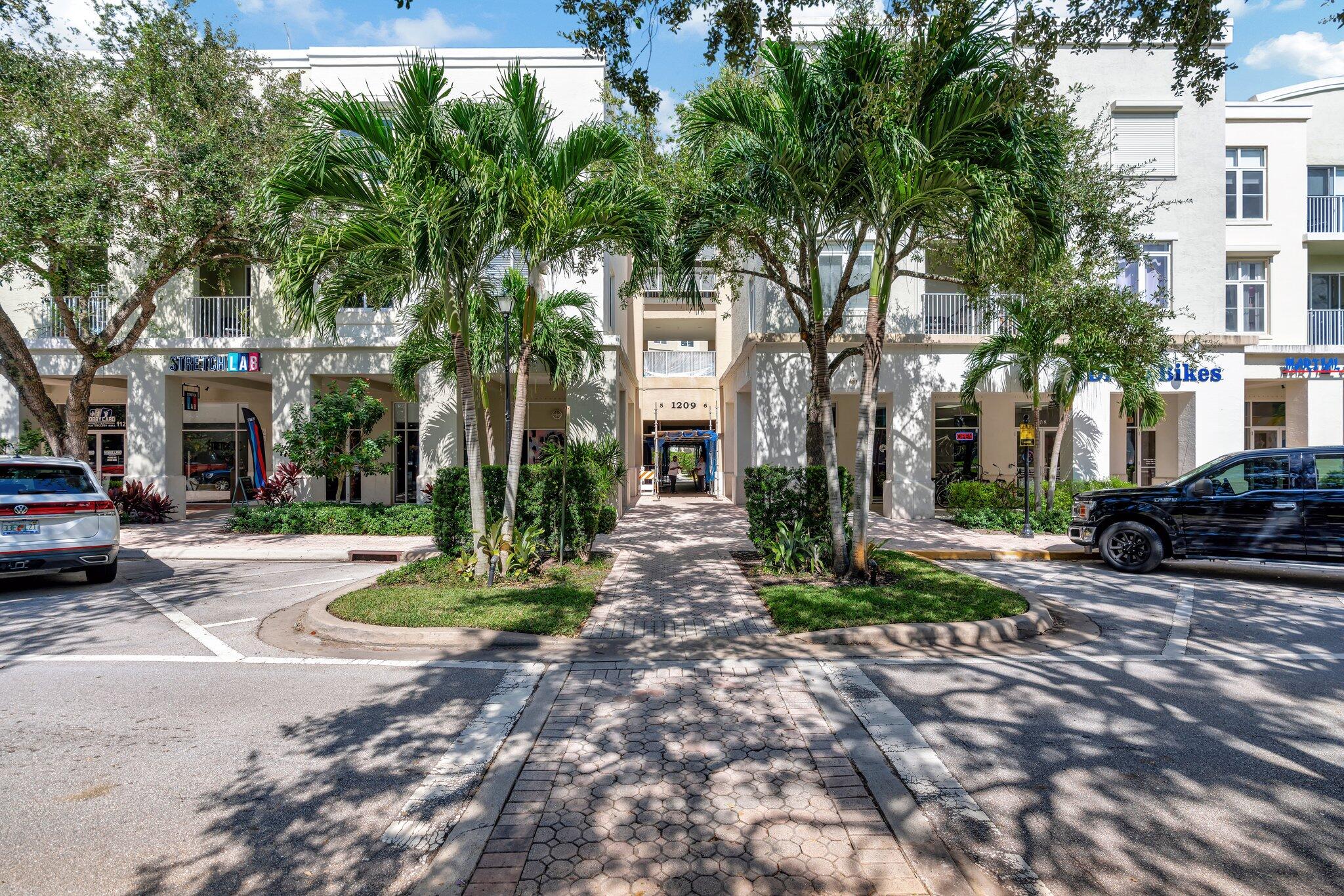 1209 Main Street 302, Jupiter, Palm Beach County, Florida - 2 Bedrooms  
2 Bathrooms - 