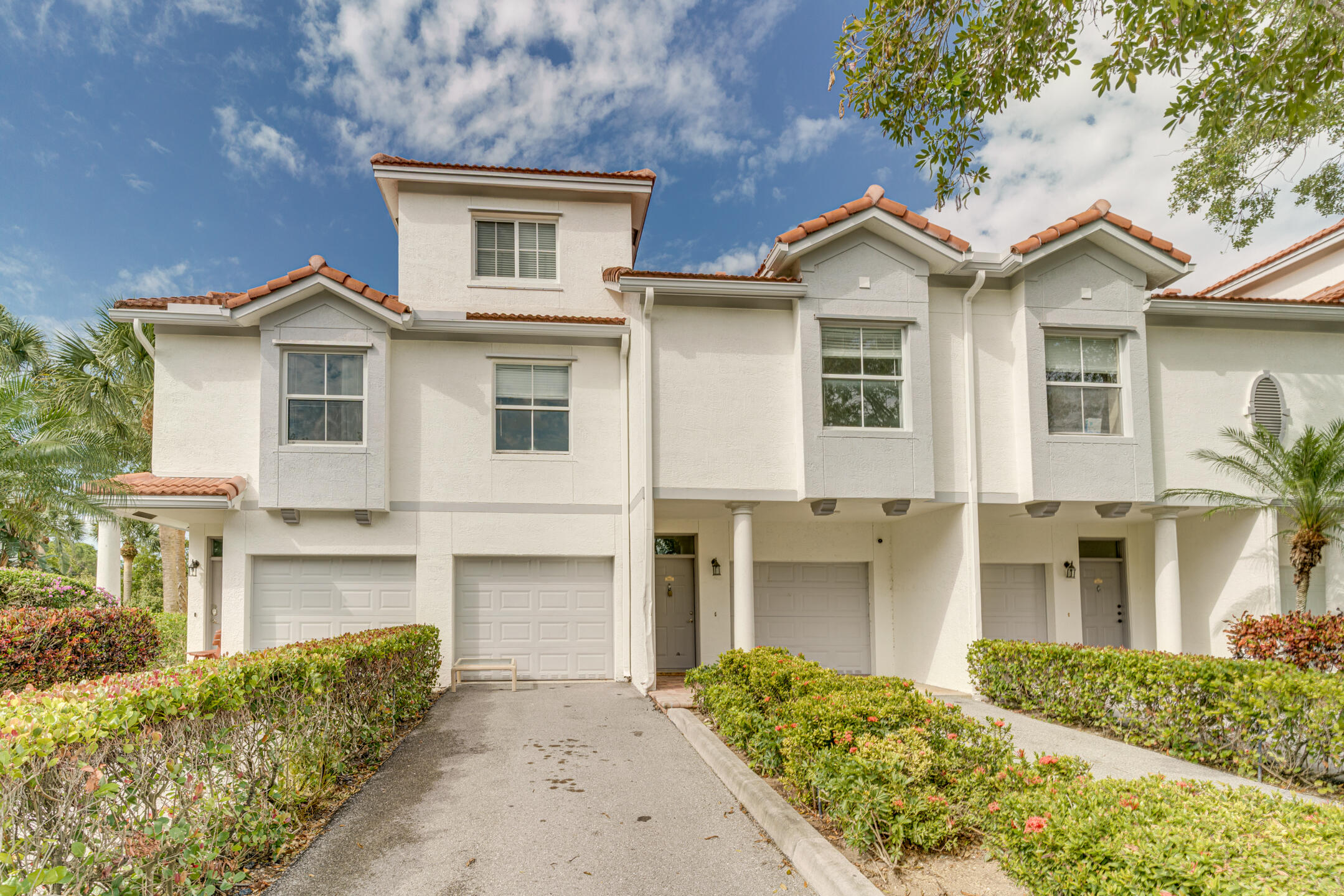 Property for Sale at 2046 Alta Meadows Lane 1902, Delray Beach, Palm Beach County, Florida - Bedrooms: 3 
Bathrooms: 2  - $449,000