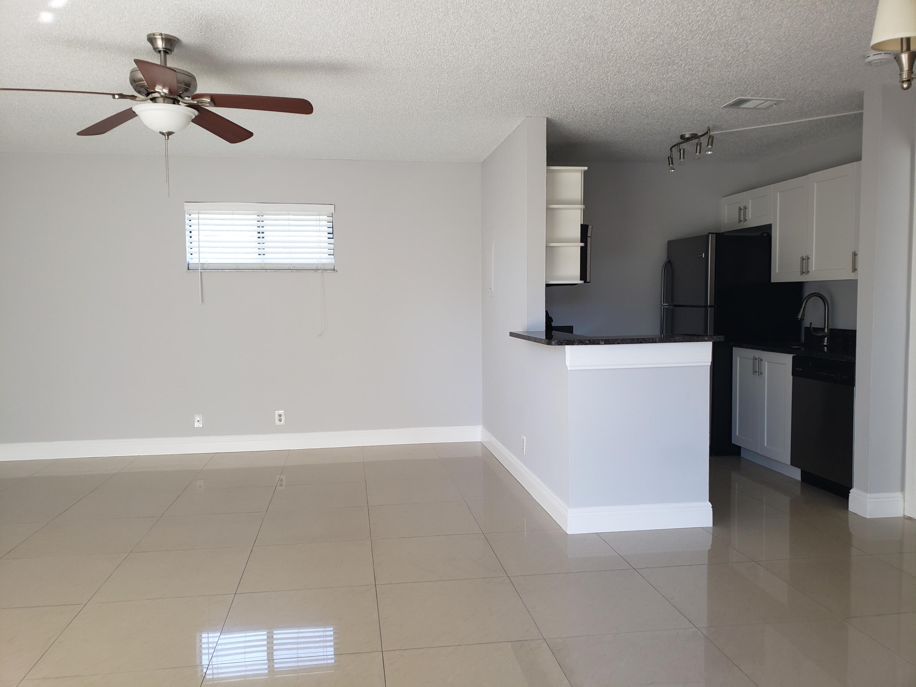 Property for Sale at 25 Crossings Circle F, Boynton Beach, Palm Beach County, Florida - Bedrooms: 2 
Bathrooms: 2  - $215,000
