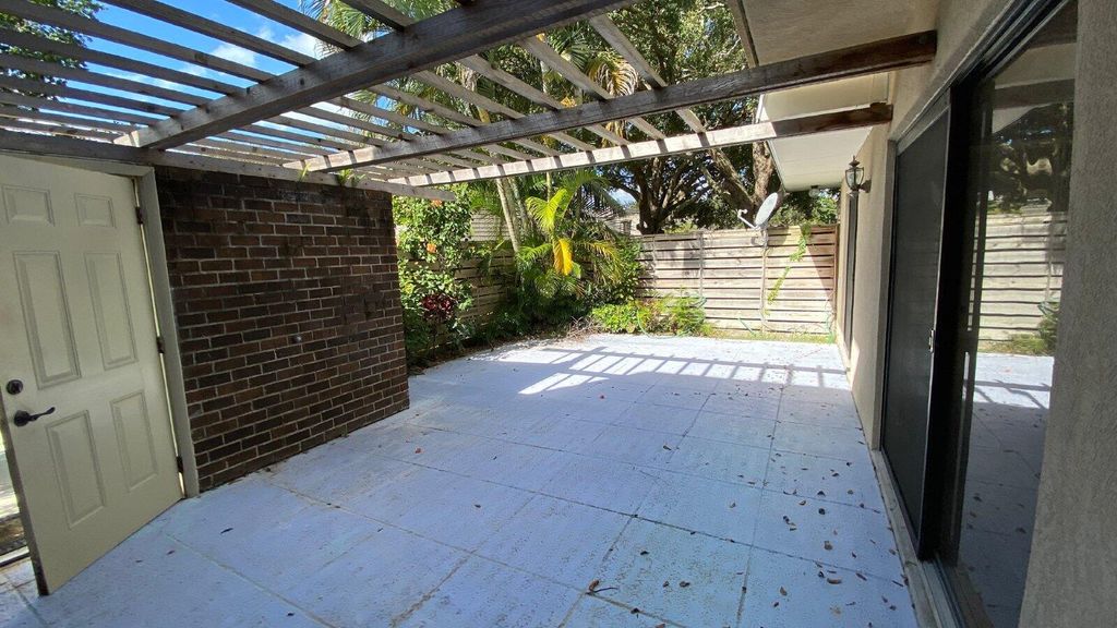 Photo of 1522 15th Terrace, Palm Beach Gardens, FL 33418 (MLS # RX-11120526)