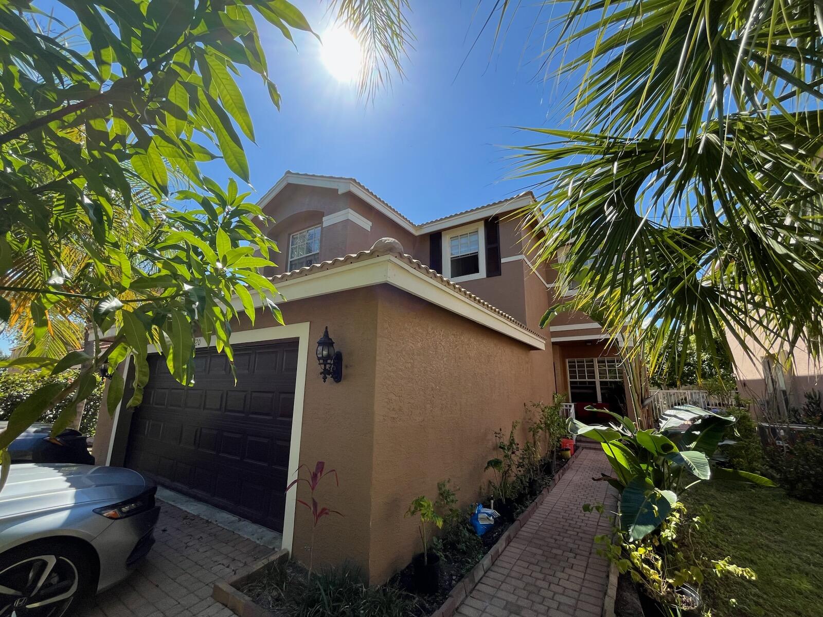 11420 Blue Violet Lane, Royal Palm Beach, Palm Beach County, Florida - 5 Bedrooms  
3 Bathrooms - 