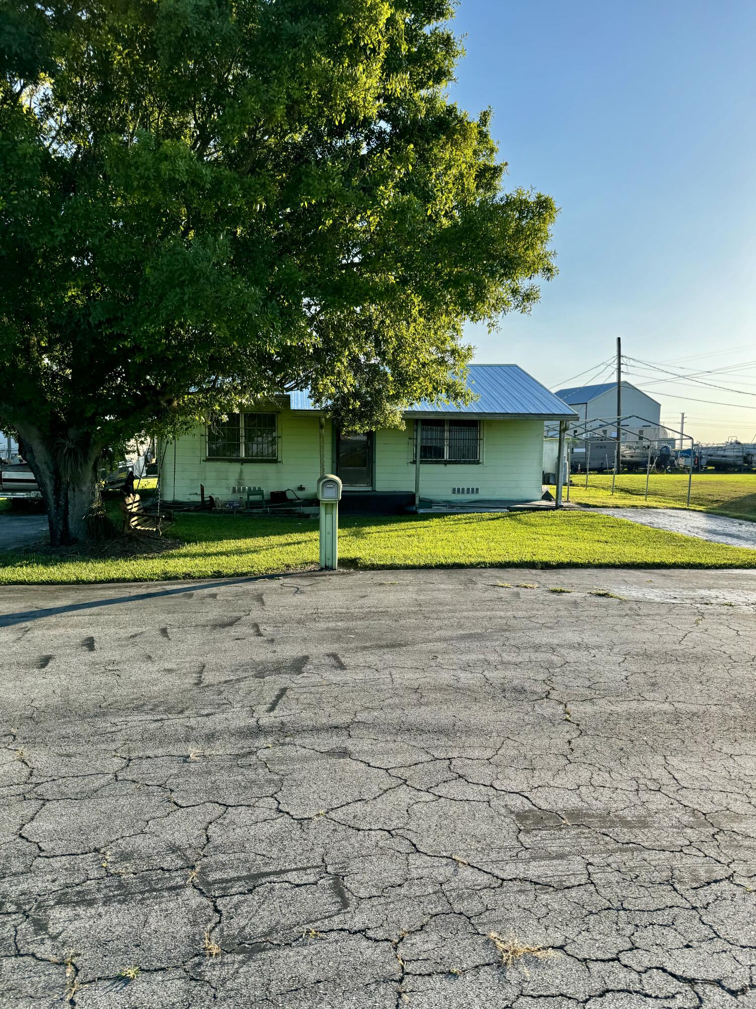 2708 W W Canal Street, Belle Glade, Palm Beach County, Florida - 2 Bedrooms  
1 Bathrooms - 