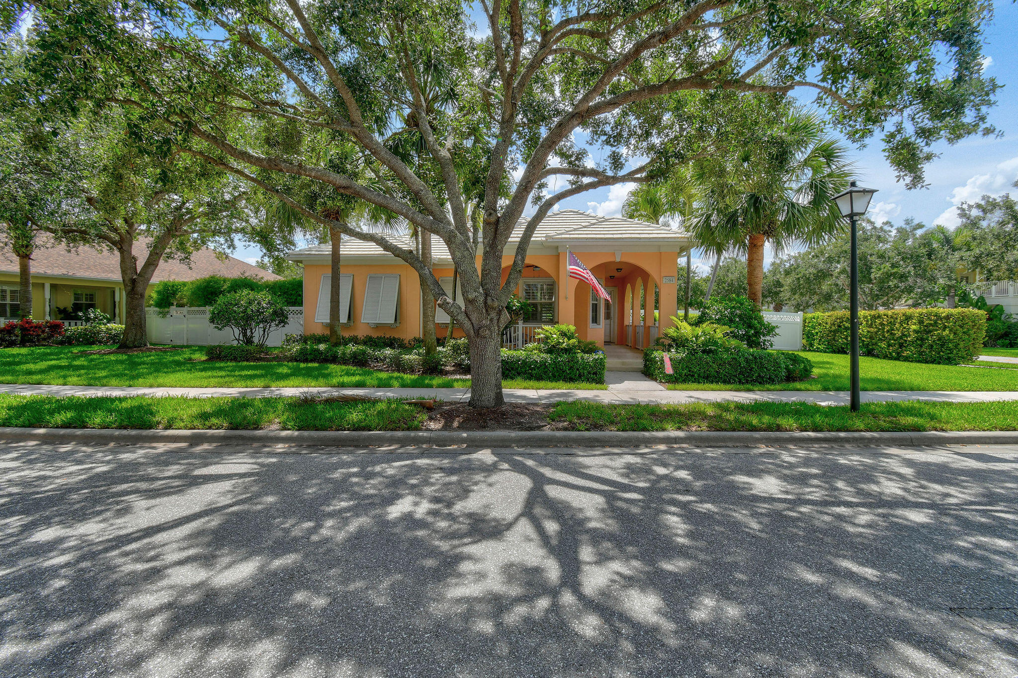 Property for Sale at 2584 E Community Drive, Jupiter, Palm Beach County, Florida - Bedrooms: 3 
Bathrooms: 2  - $959,000
