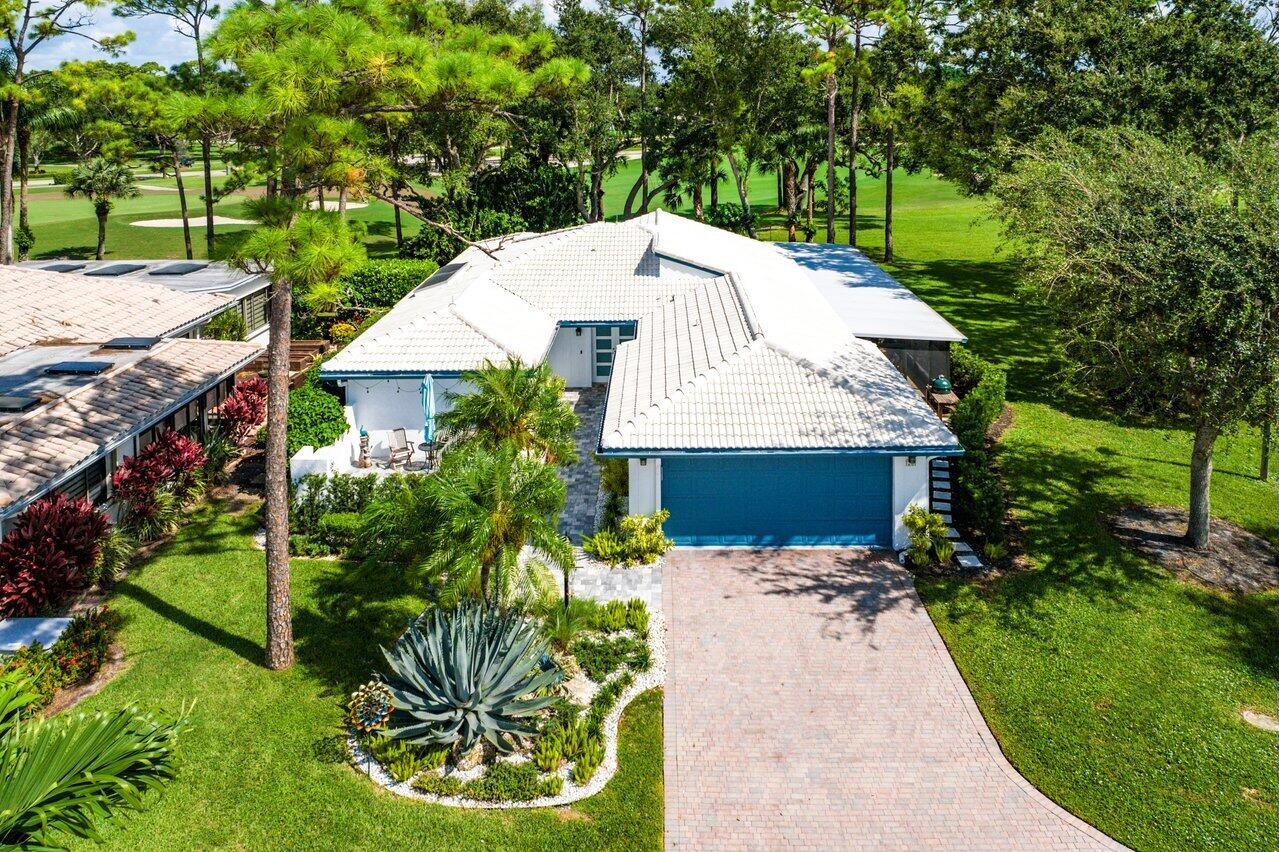28 Woods Lane, Boynton Beach, Palm Beach County, Florida - 3 Bedrooms  
2.5 Bathrooms - 