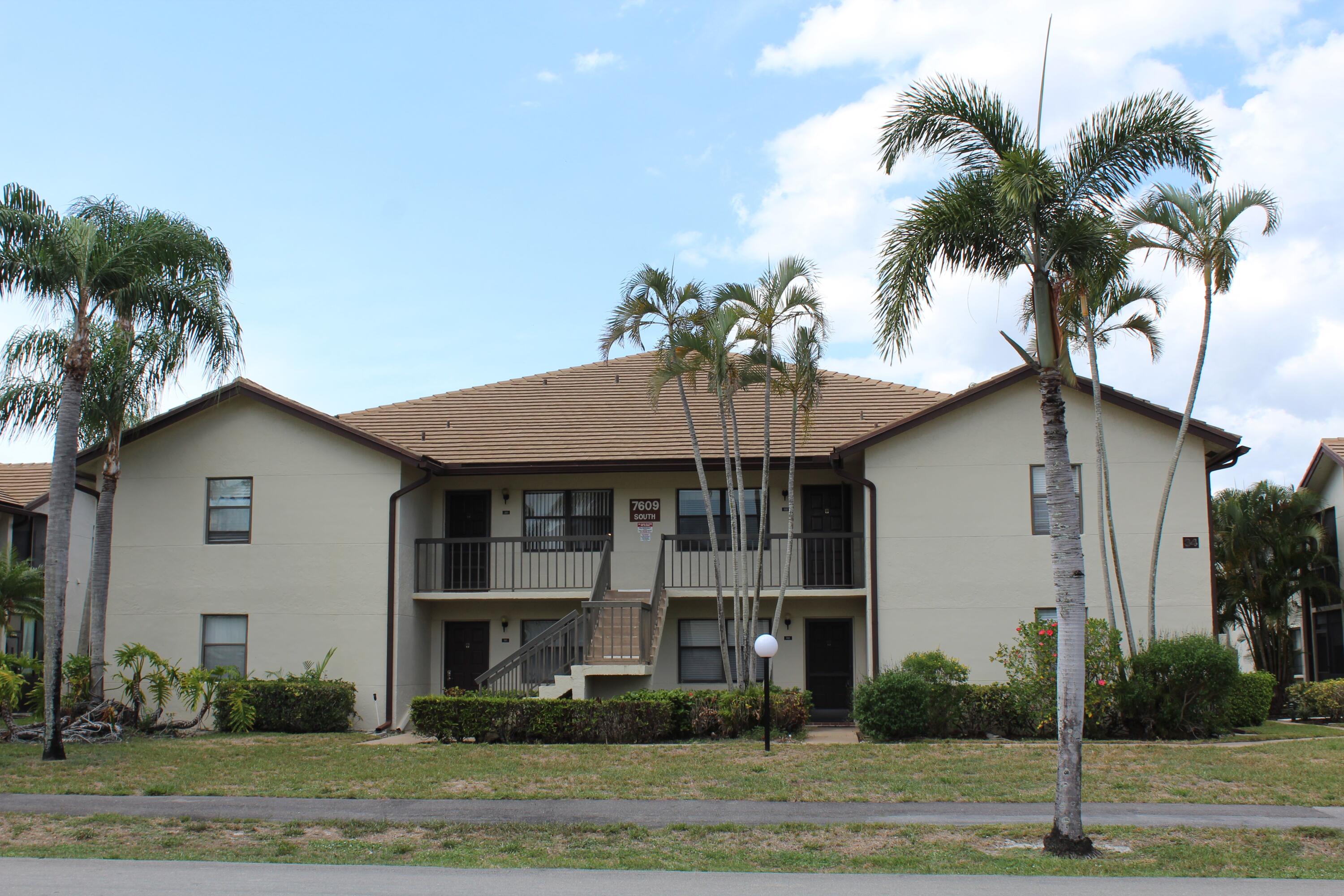 7609 Tahiti Lane 201, Lake Worth, Palm Beach County, Florida - 2 Bedrooms  
2 Bathrooms - 