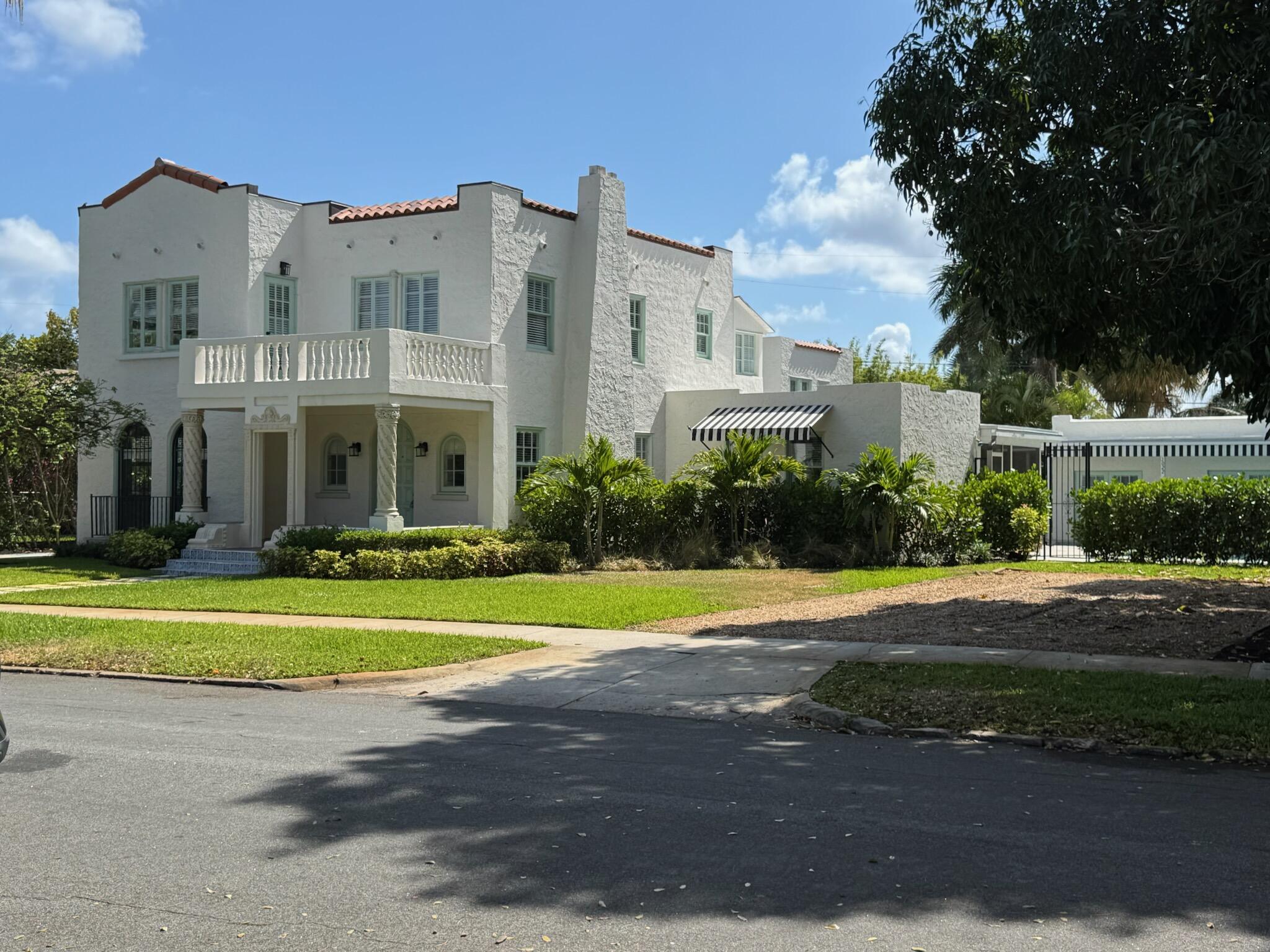 3020 Vincent Road, West Palm Beach, Palm Beach County, Florida - 6 Bedrooms  
4.5 Bathrooms - 