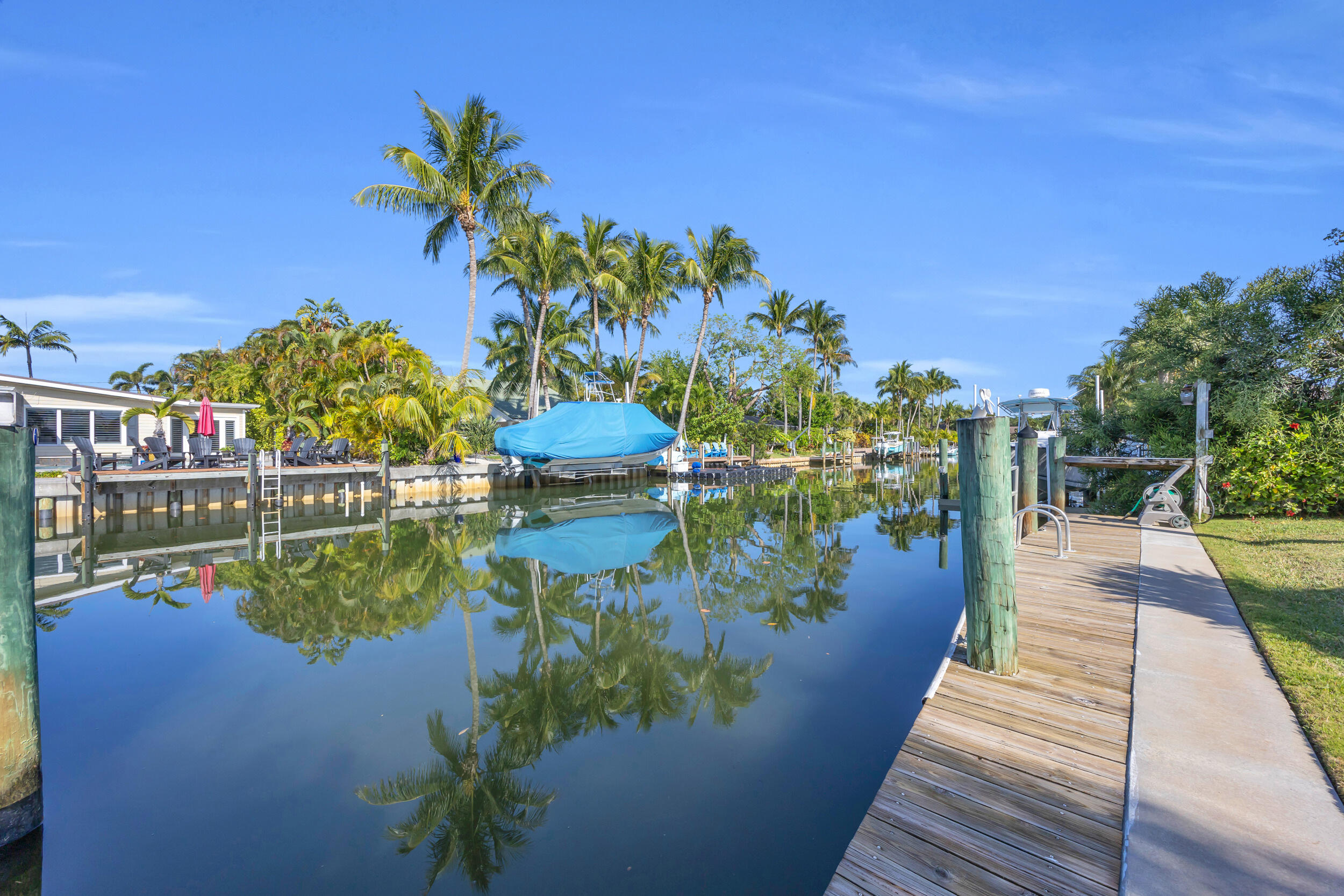 Property for Sale at 910 Dolphin Drive, Jupiter, Palm Beach County, Florida - Bedrooms: 3 
Bathrooms: 2  - $1,750,000