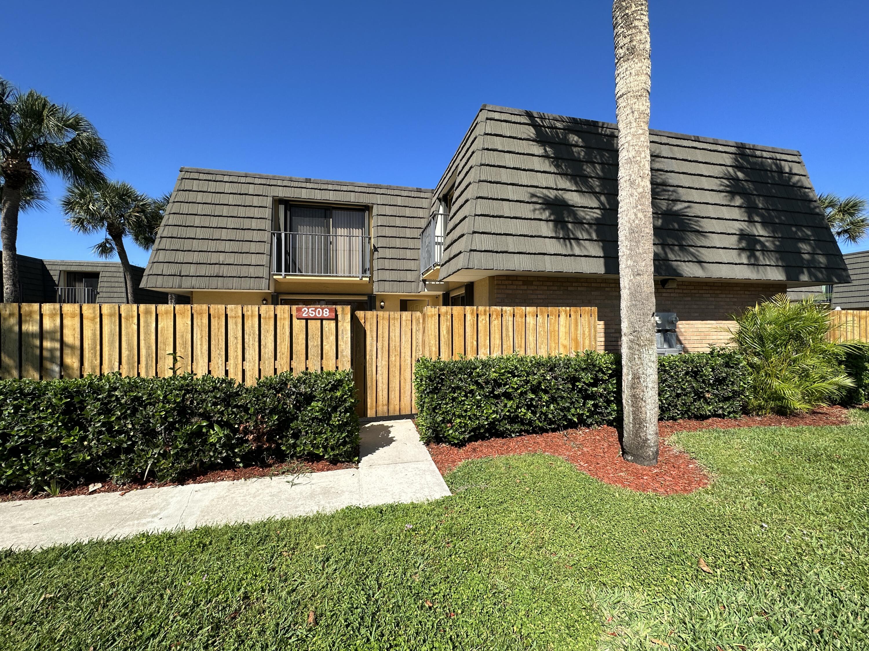 2508 25th Way, West Palm Beach, Palm Beach County, Florida - 2 Bedrooms  
2.5 Bathrooms - 