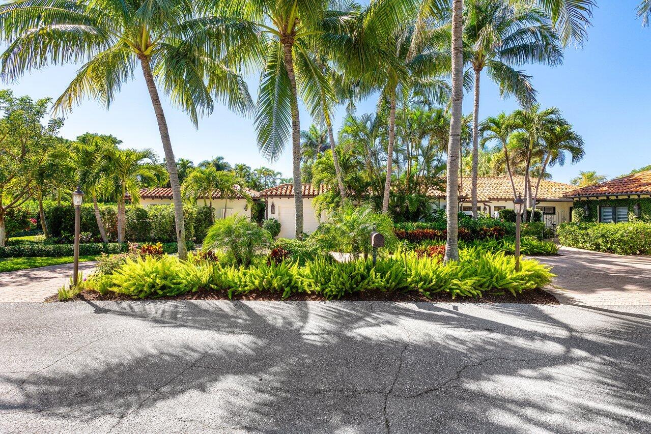 Property for Sale at 16 Little Pond Road, Manalapan, Palm Beach County, Florida - Bedrooms: 2 
Bathrooms: 2.5  - $2,995,000