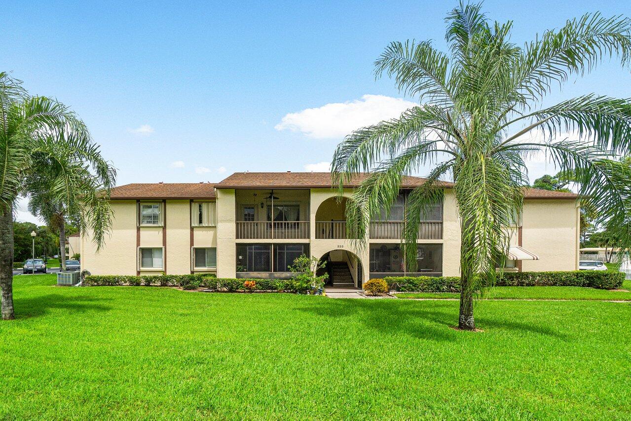 333 Knotty Pine Circle C-2, Greenacres, Palm Beach County, Florida - 2 Bedrooms  
2 Bathrooms - 