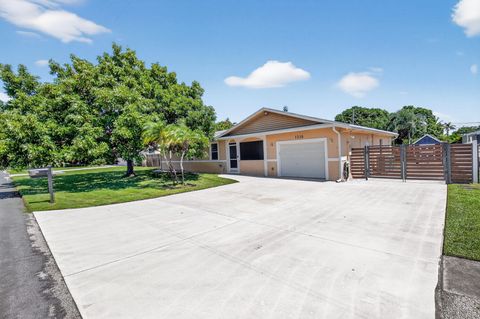 Photo of 1216 NW 8th Court, Boynton Beach, FL 33426 (MLS # RX-11127422)