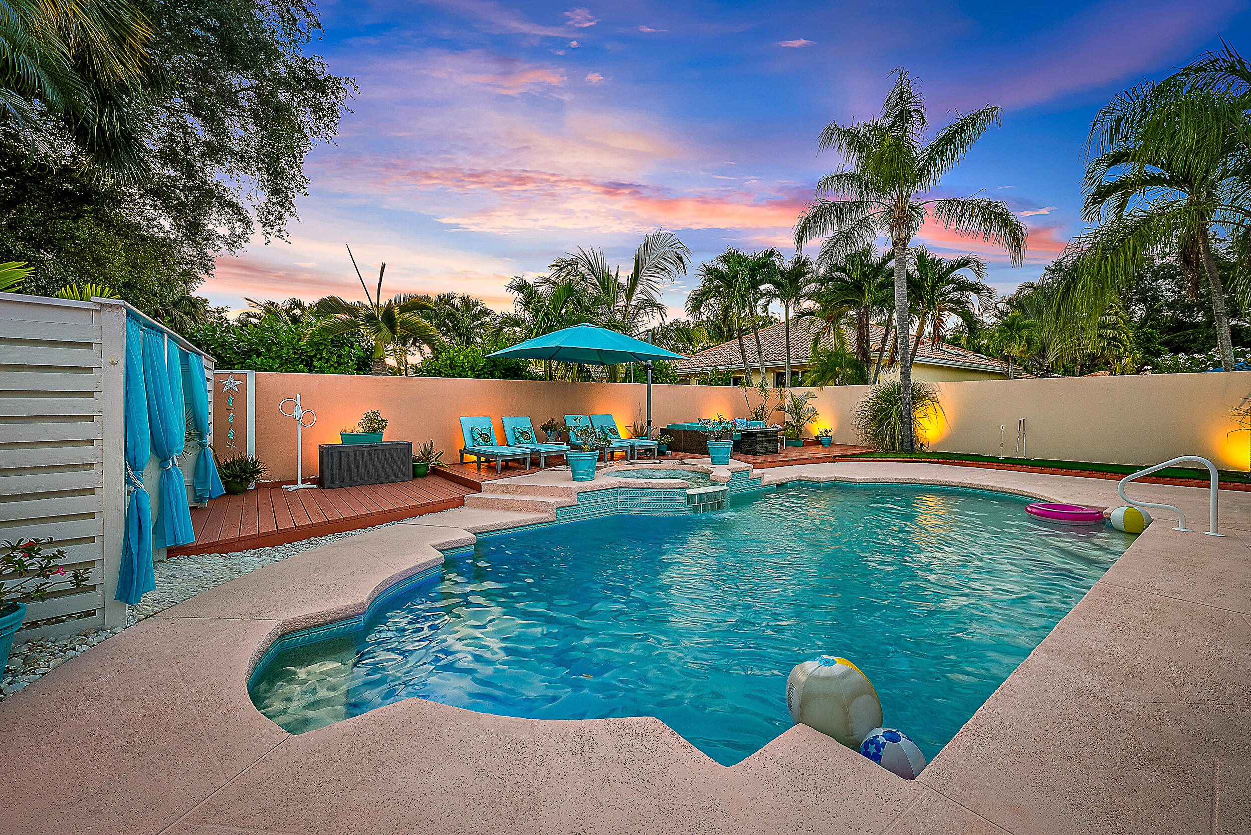 Property for Sale at 210 S Hampton Drive, Jupiter, Palm Beach County, Florida - Bedrooms: 3 
Bathrooms: 2  - $949,000