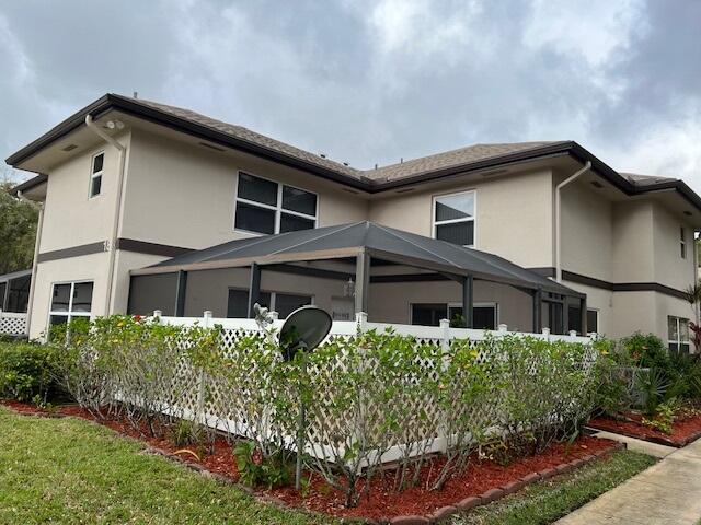 18 Amherst Court B, Royal Palm Beach, Palm Beach County, Florida - 2 Bedrooms  
2.5 Bathrooms - 