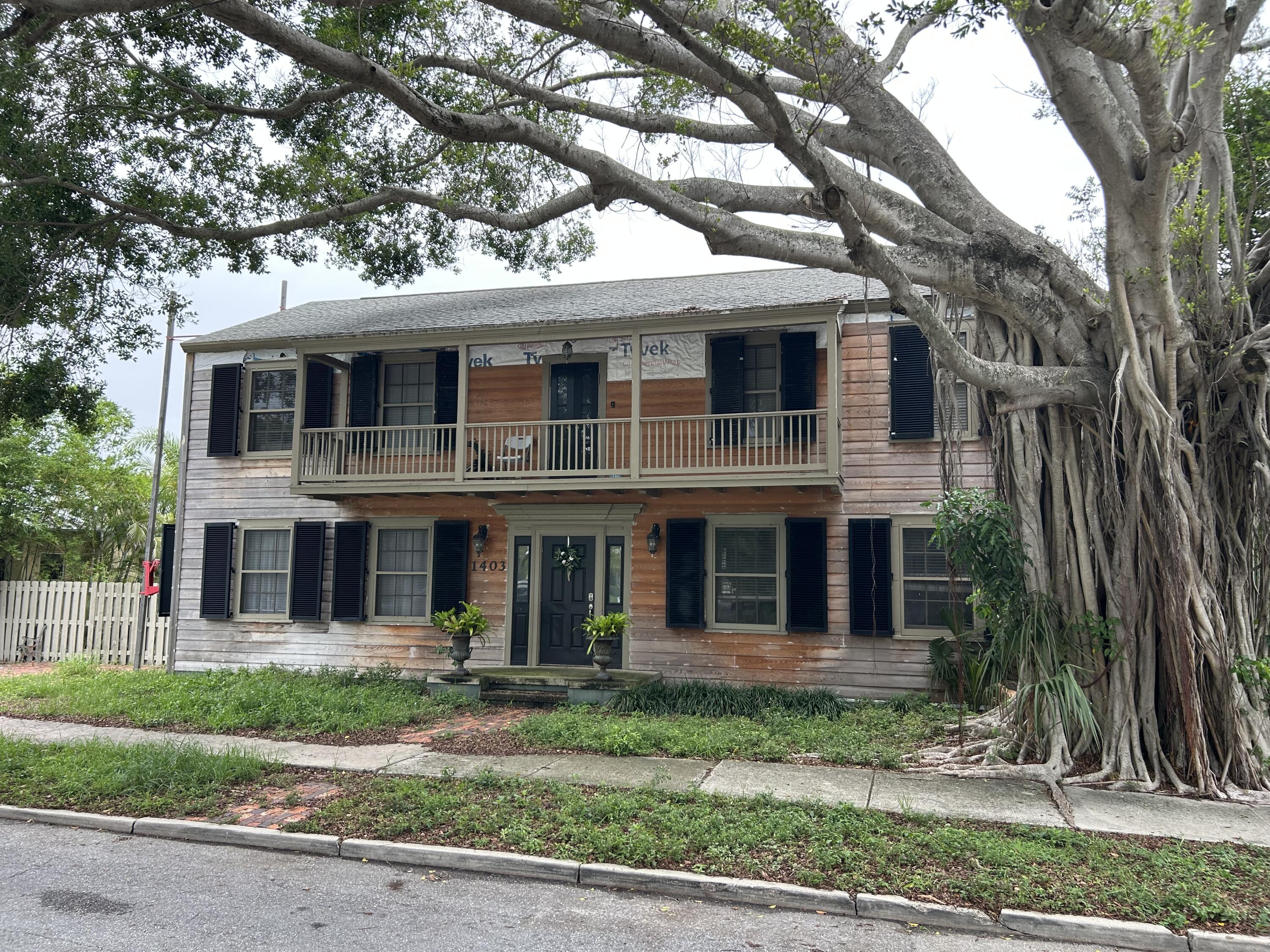 1403 Georgia Avenue, West Palm Beach, Palm Beach County, Florida - 4 Bedrooms  
4 Bathrooms - 
