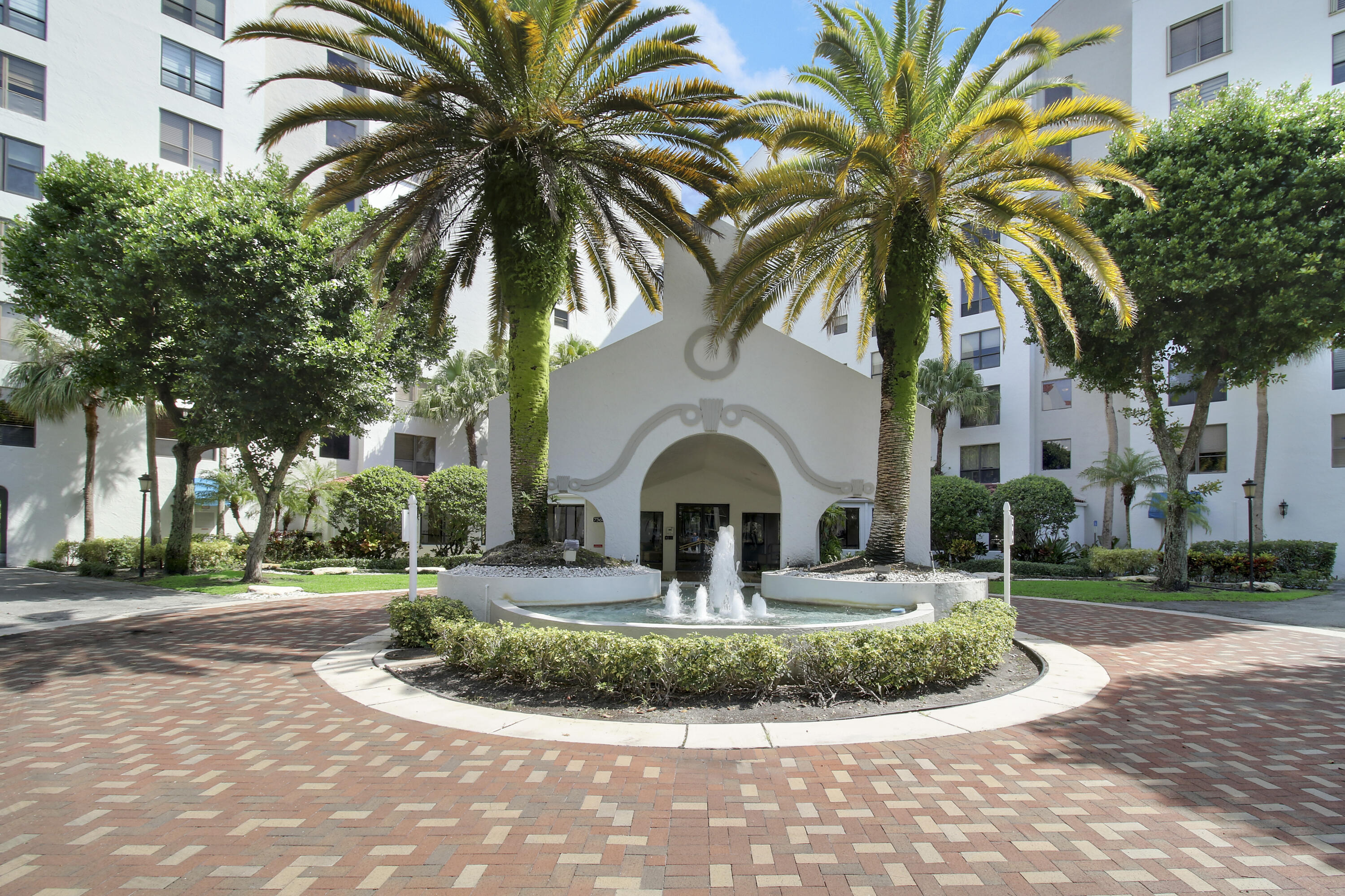 Property for Sale at 7563 Imperial Drive 702, Boca Raton, Palm Beach County, Florida - Bedrooms: 3 
Bathrooms: 2.5  - $695,000