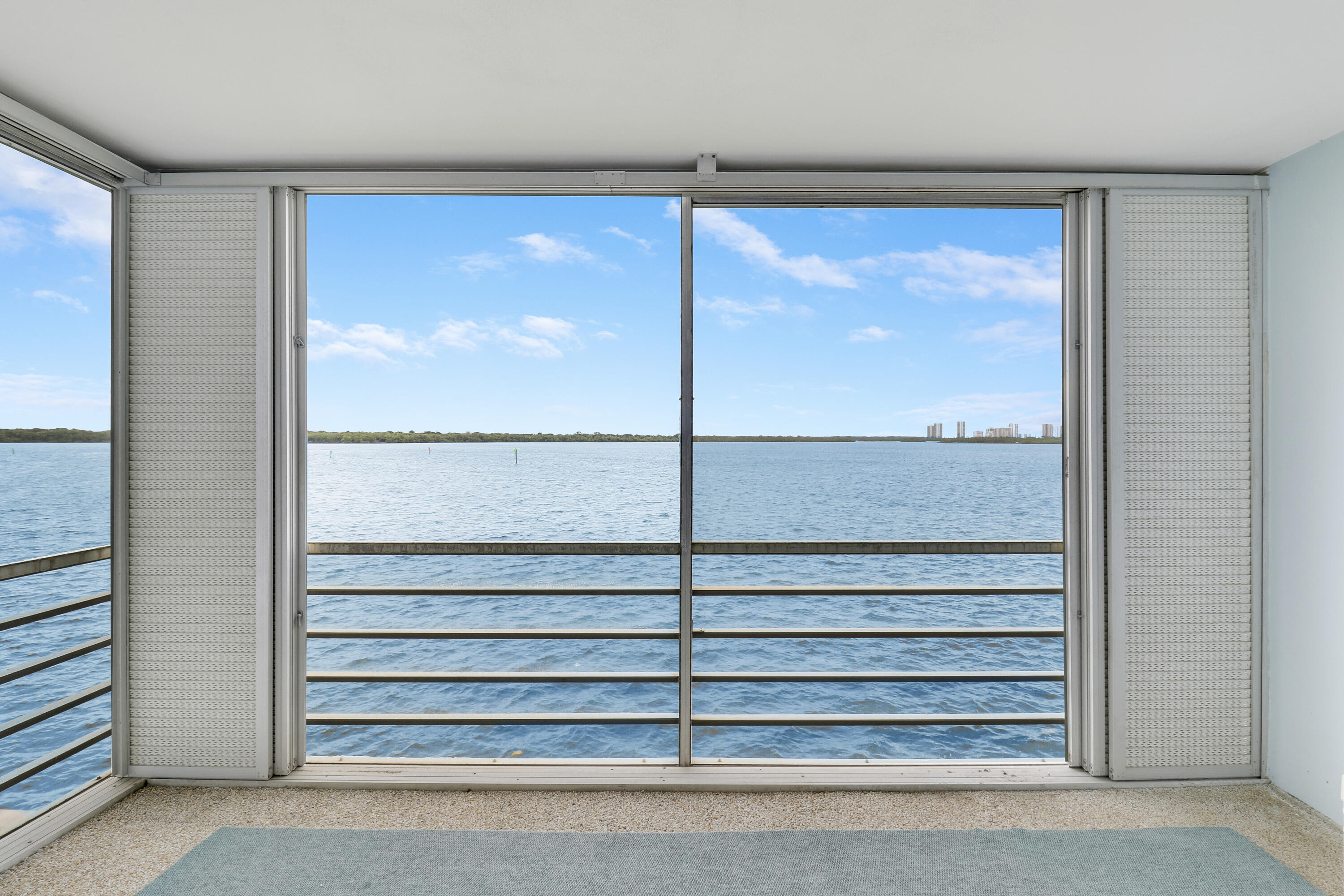 60 Yacht Club Drive 303, North Palm Beach, Miami-Dade County, Florida - 2 Bedrooms  
2 Bathrooms - 