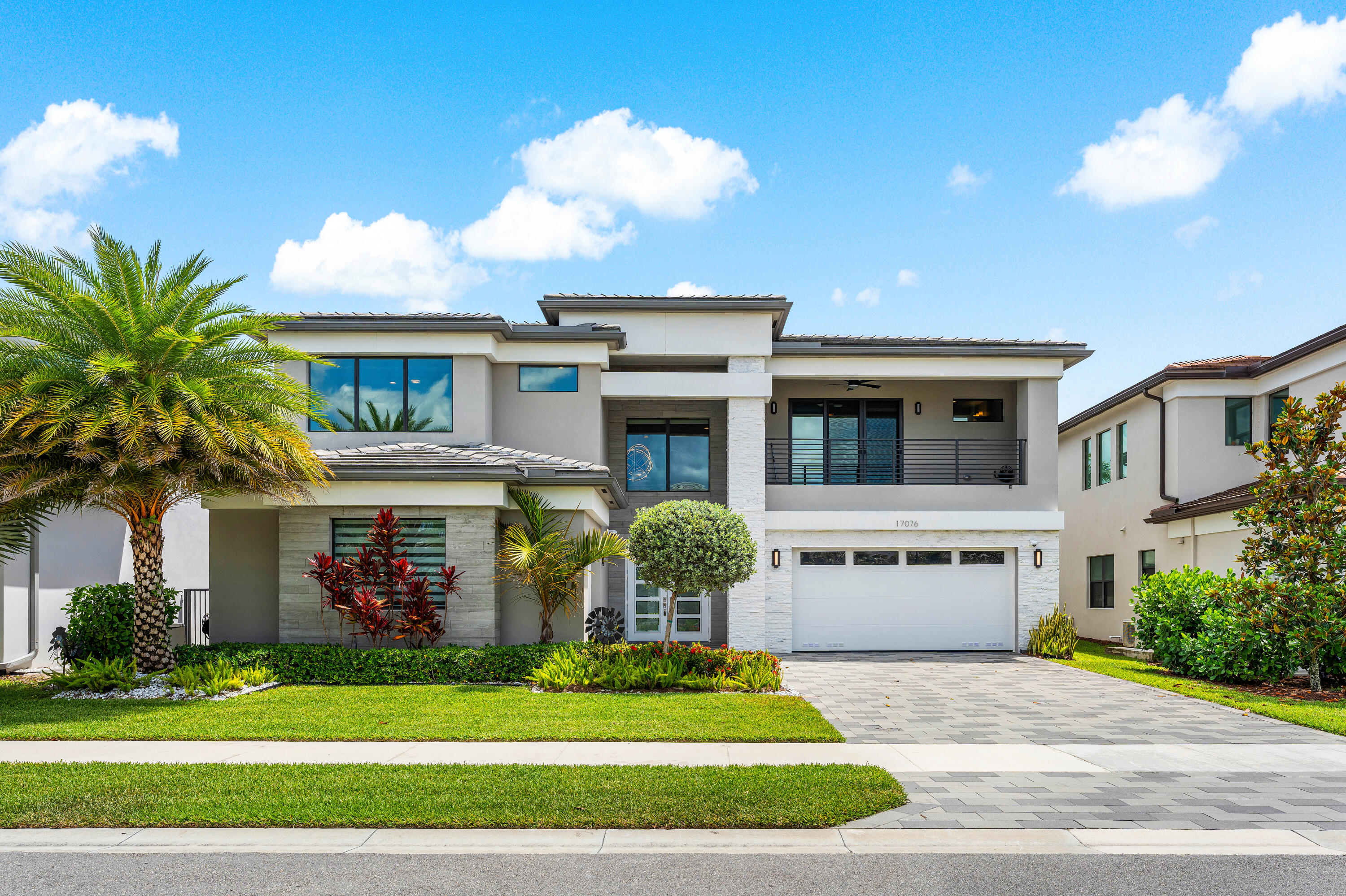 17076 Rainbow Falls Trail, Boca Raton, Palm Beach County, Florida - 5 Bedrooms  
5.5 Bathrooms - 