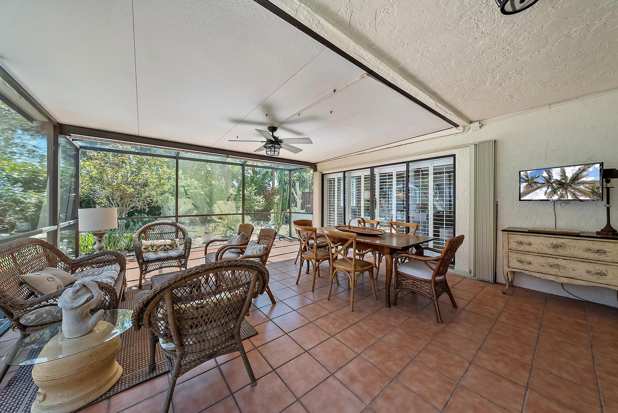 2590 La Lique Circle, Palm Beach Gardens, Palm Beach County, Florida - 3 Bedrooms  
2.5 Bathrooms - 