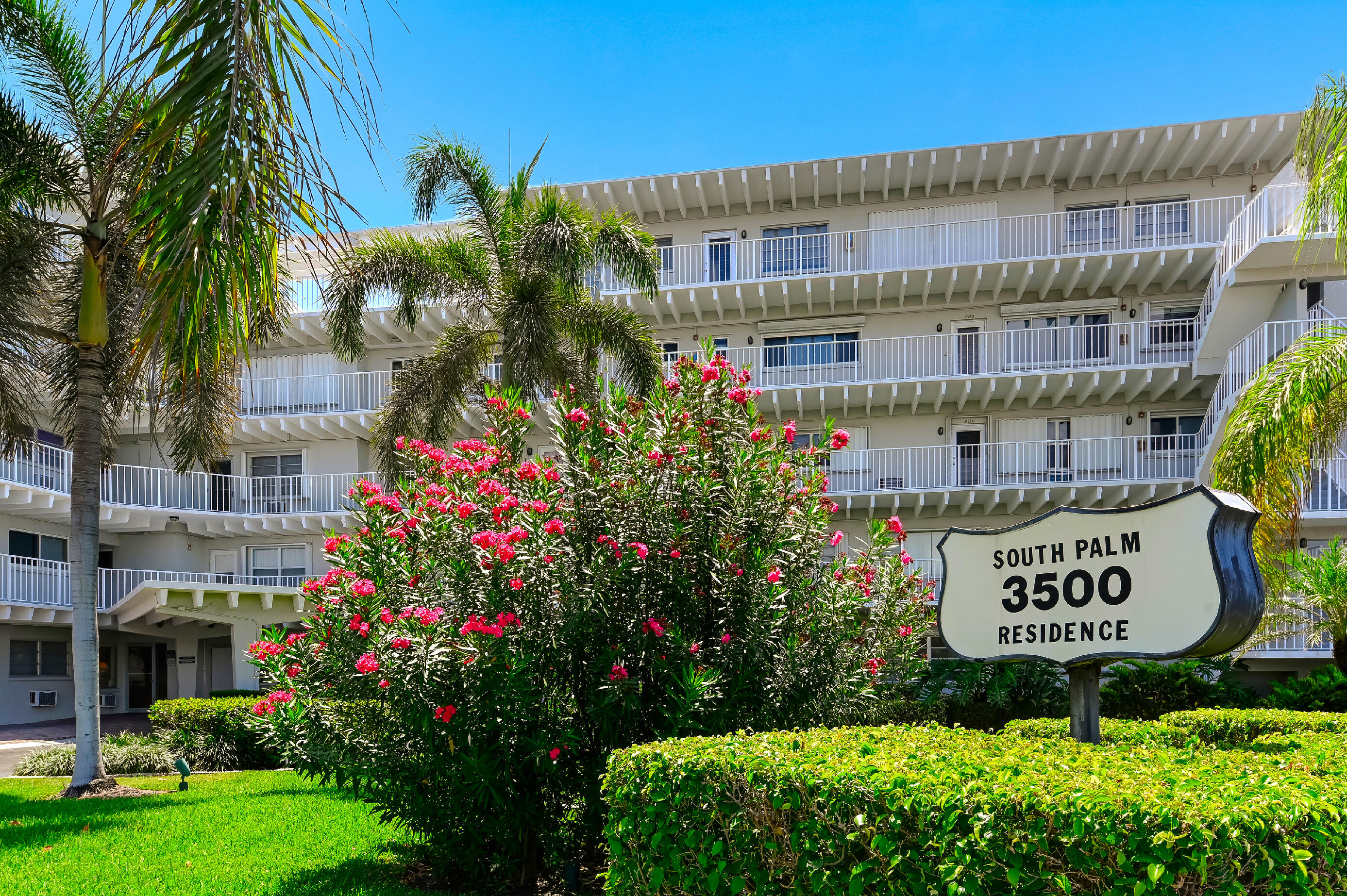 Property for Sale at 3500 S Ocean Boulevard 223, South Palm Beach, Palm Beach County, Florida - Bedrooms: 1 
Bathrooms: 1  - $202,500