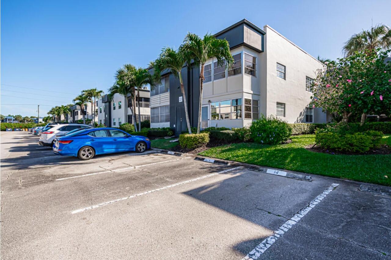 372 Burgundy H, Delray Beach, Palm Beach County, Florida - 2 Bedrooms  
2 Bathrooms - 