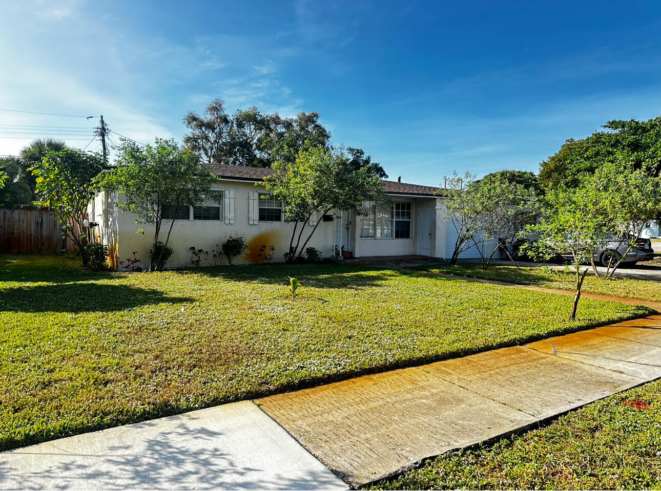 754 Evergreen Drive, Lake Park, Palm Beach County, Florida - 4 Bedrooms  
2 Bathrooms - 