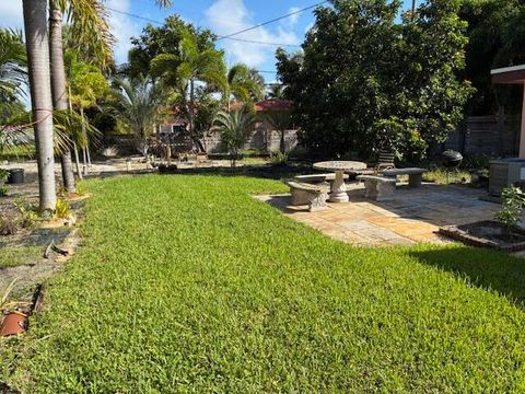 Photo of 617 NE 8th Avenue NE, Boynton Beach, FL 33435 (MLS # RX-11129243)