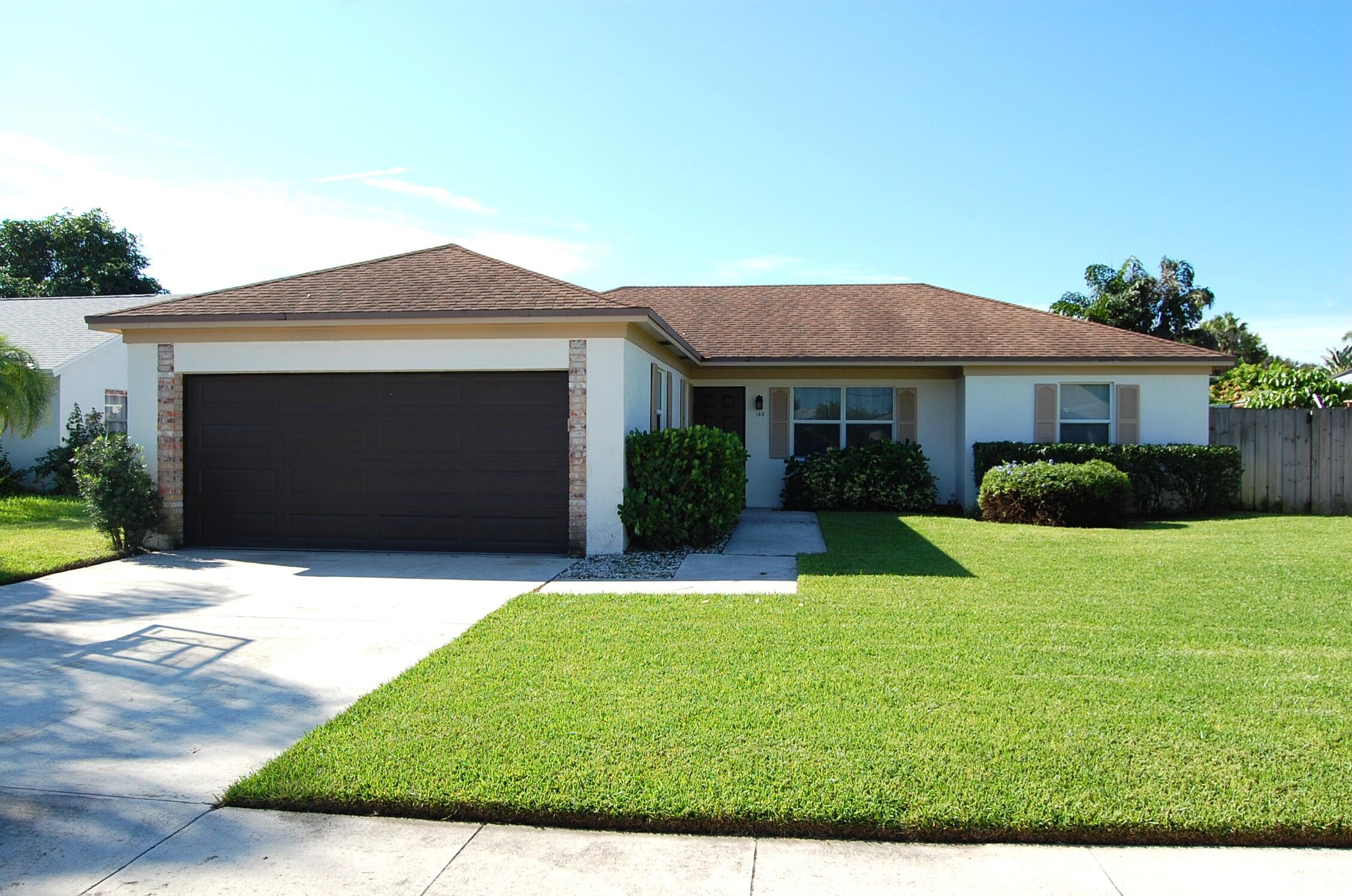 148 Arrowhead Circle, Jupiter, Palm Beach County, Florida - 4 Bedrooms  
2 Bathrooms - 