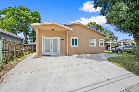 Photo of 2108 Avenue G, Fort Pierce, FL 34950 (MLS # RX-11114925)