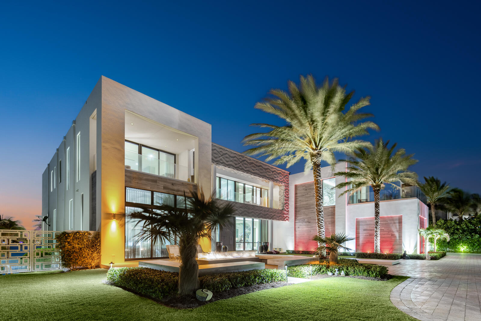 1940 S Ocean Boulevard, Manalapan, Palm Beach County, Florida - 6 Bedrooms  
9.5 Bathrooms - 