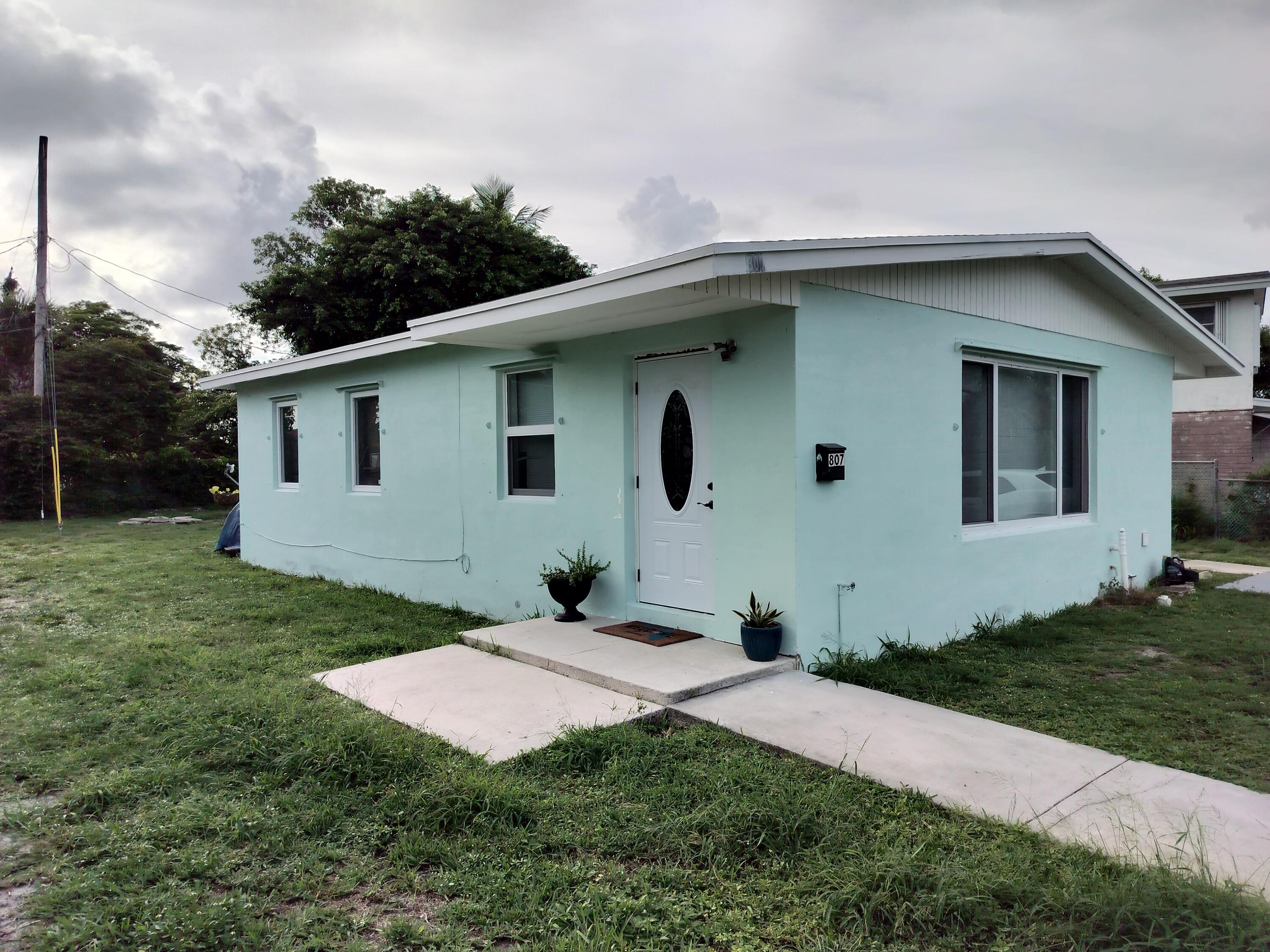 Property for Sale at 807 Handy Ave Avenue, West Palm Beach, Palm Beach County, Florida - Bedrooms: 3 
Bathrooms: 1  - $305,000