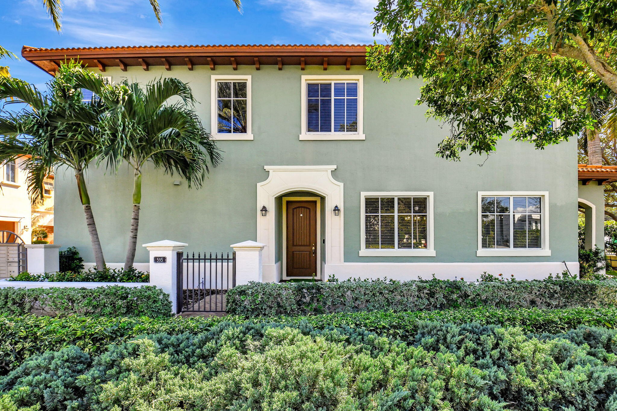Property for Sale at 595 Nw Dickens Court, Boca Raton, Palm Beach County, Florida - Bedrooms: 4 
Bathrooms: 2.5  - $1,285,000