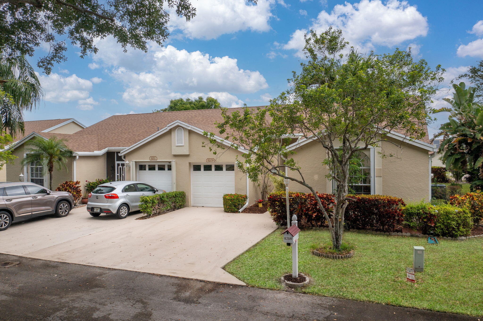 Property for Sale at 6209 Pond Tree Court, Greenacres, Palm Beach County, Florida - Bedrooms: 2 
Bathrooms: 2  - $325,000