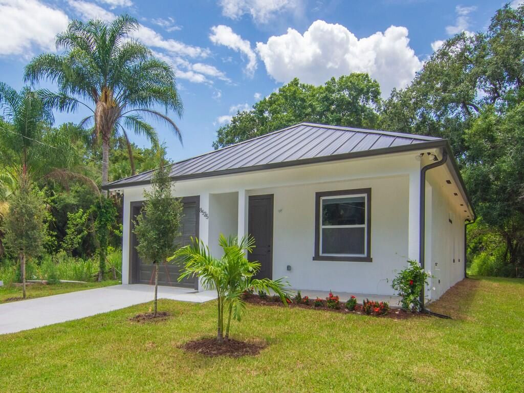 Photo of 8525 64th Avenue, Vero Beach, FL 32967 (MLS # RX-11127334)