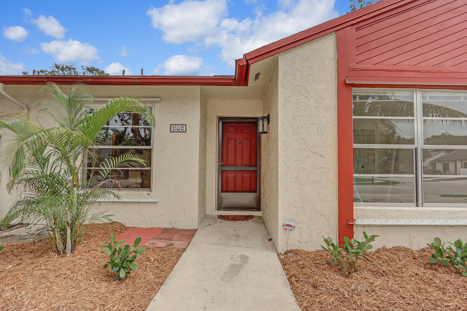202 Palmetto Court, Jupiter, Palm Beach County, Florida - 2 Bedrooms  
1 Bathrooms - 