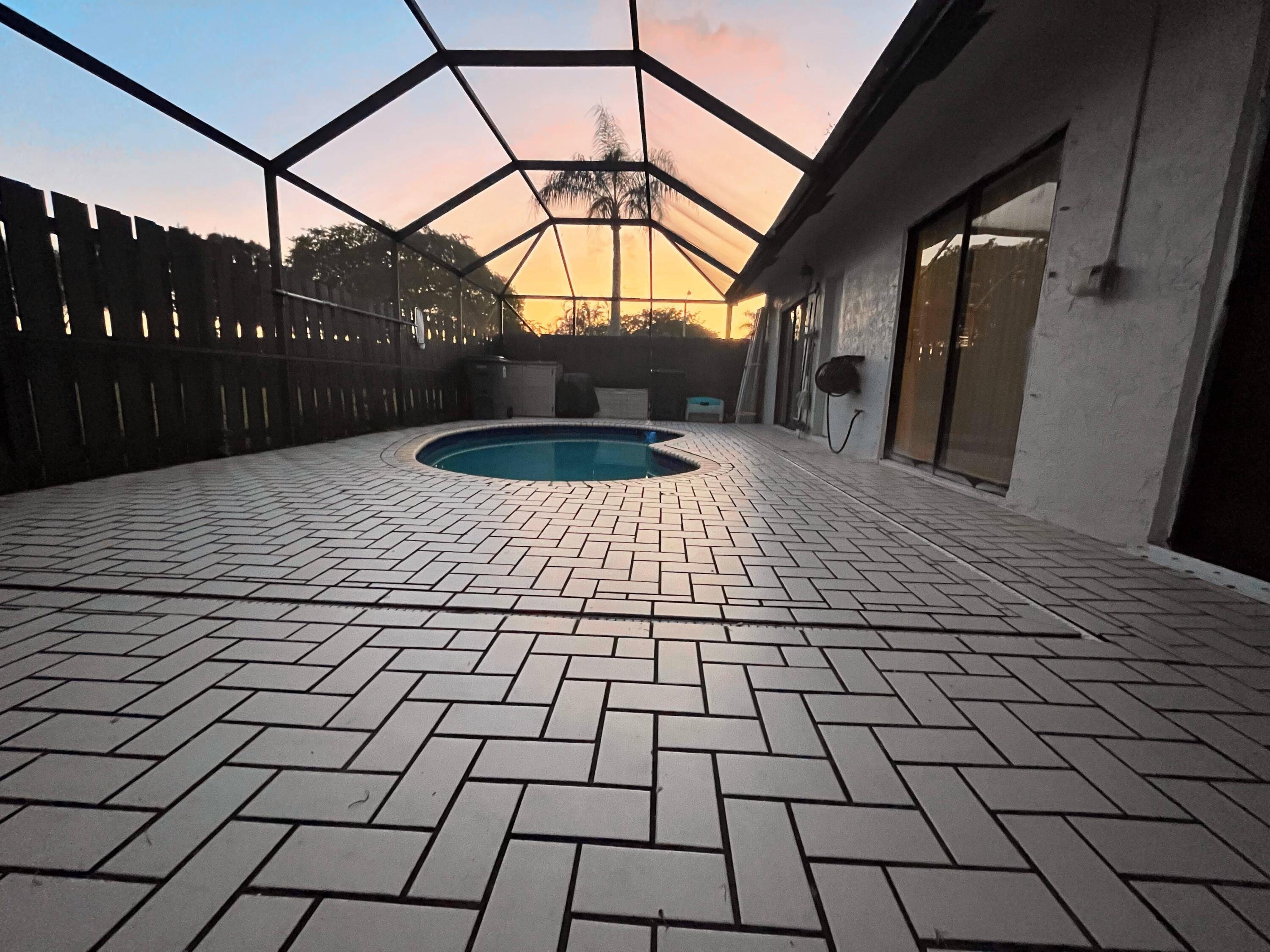 Photo 1 of 950 Brickell Bay Dr 4108, Miami, Florida, $2,400, Web #: 11052325