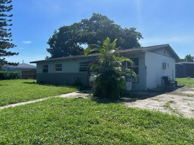 220 N Atlantic Drive, Boynton Beach, Palm Beach County, Florida - 4 Bedrooms  
2 Bathrooms - 