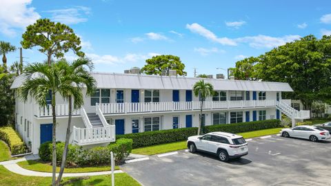 Photo of 2929 SE Ocean Boulevard #1-9, Stuart, FL 34996 (MLS # RX-11129751)